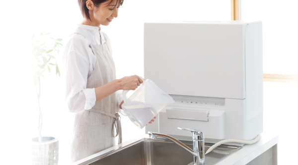 簡易清掃・消毒済み・Panasonic 電気食器洗い乾燥機 NP-TCM4-W